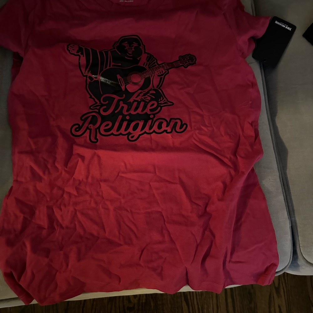 NWT True Religion Tee (Burgundy color)